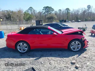 2015 Ford Mustang EcoBoost Premium z VIN 1FATP8UH1F5360984, wystawiony jako IAAI lot #41842901 z przebiegiem 87 773 mil mil oraz . Historia ofert i sprzedaży dostępna na DreamBid. Obrazek 12.