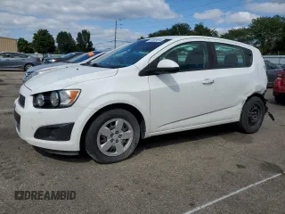2015 Chevrolet Sonic LS z VIN 1G1JA6SH7F4171507, wystawiony jako Copart lot #67923614 z przebiegiem 220 705 mil mil oraz Szkoda całkowita • Salvage title. Historia ofert i sprzedaży dostępna na DreamBid. Obrazek 1.