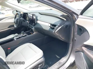2024 Lexus RX 450h+ Luxury z VIN JTJCJMGA3R2017955, wystawiony jako IAAI lot #42395578 z przebiegiem 6 297 mil mil oraz . Historia ofert i sprzedaży dostępna na DreamBid. Obrazek 5.
