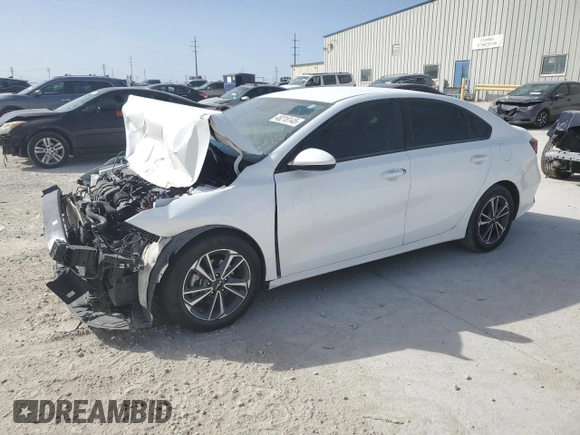 2022 Kia Forte LXS with VIN 3KPF24AD5NE427668, listed as a Copart auction lot 48218145 with 39,986 mi miles and Salvage Title. Bid and sale history available at carsss.com. Image 1.