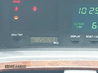 2001 Toyota Avalon XL z VIN 4T1BF28B01U175072, wystawiony jako IAAI lot #42114046 z przebiegiem 208 283 mil mil oraz . Historia ofert i sprzedaży dostępna na DreamBid. Obrazek 16.