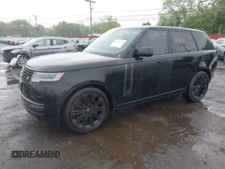 2024 Land Rover Range Rover SE z VIN SALKP9E96RA092327, wystawiony jako IAAI lot #42336138 z przebiegiem 41 600 mil mil oraz . Historia ofert i sprzedaży dostępna na DreamBid. Obrazek 20.