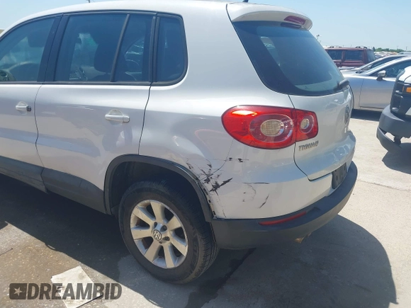 2010 Volkswagen Tiguan S with VIN WVGAV7AX0AW508232, listed as a IAAI auction lot 42001407 with Not provided miles and . Bid and sale history available at DreamBid. Image 6.