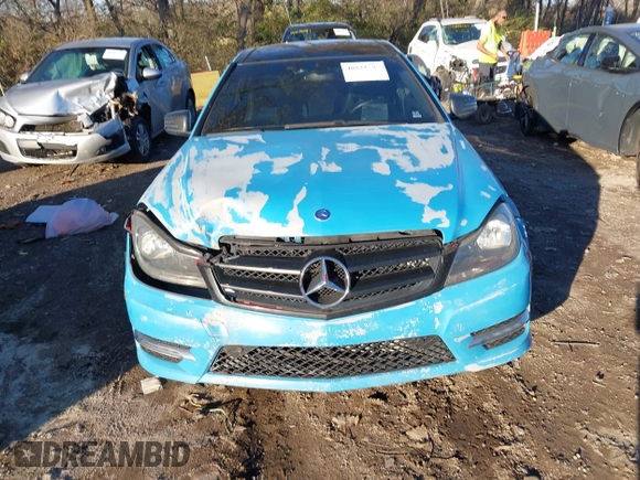 2014 Mercedes-Benz C 250 z VIN WDDGJ4HB8EG211556, wystawiony jako IAAI lot #40831987 z przebiegiem 98 958 mil mil oraz . Historia ofert i sprzedaży dostępna na DreamBid. Obrazek 12.