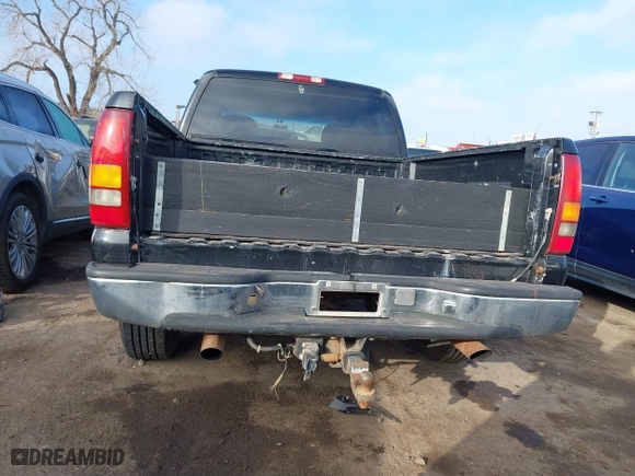 1999 Chevrolet Silverado 1500 LS with VIN 2GCEC19T4X1165256, listed as a IAAI auction lot 41236272 with 77,004 mi miles. Bid and sale history available at carsss.com. Image 17.