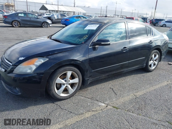 2008 Nissan Altima 3.5 SE with VIN 1N4BL21E58N420928, listed as a IAAI auction lot 41913956 with 192,860 mi miles. Bid and sale history available at carsss.com. Image 2.