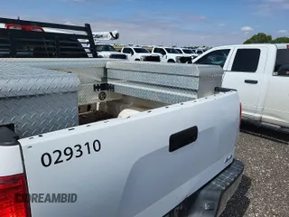 2011 Toyota Tundra z VIN 5TFUY5F1XBX198815, wystawiony jako IAAI lot #42571444 z przebiegiem 281 114 mil mil oraz . Historia ofert i sprzedaży dostępna na DreamBid. Obrazek 1.