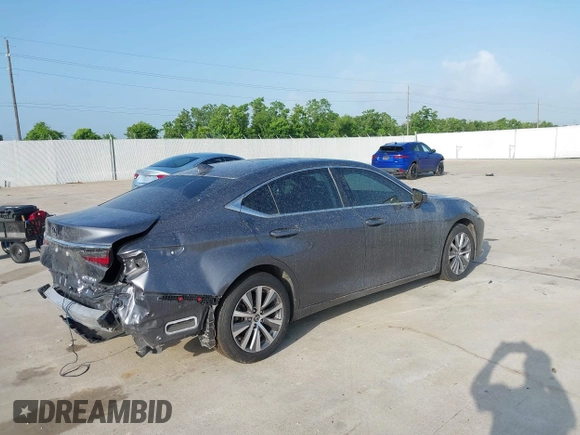 2020 Lexus ES 350 Ultra Luxury with VIN 58ACZ1B13LU079910, listed as a IAAI auction lot 42480934 with 50,092 mi miles and . Bid and sale history available at DreamBid. Image 4.