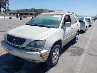 1999 Lexus RX 300 Luxury SUV with VIN JT6HF10U0X0092593, listed as a IAAI auction lot 41974376 with 111,003 mi miles. Bid and sale history available at carsss.com. Image 6.