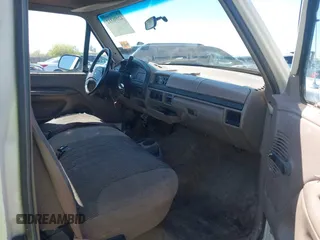 1992 Ford F-150 with VIN 1FTEF14H0NLA47691, listed as a IAAI auction lot 42096312 with 1 mi miles. Bid and sale history available at carsss.com. Image 5.