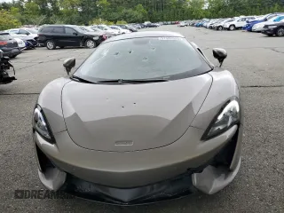 2017 McLaren 570S z VIN SBM13DAA7HW003763, wystawiony jako Copart lot #57582895 z przebiegiem 43 165 mil mil oraz Szkody całkowita. Historia ofert i sprzedaży dostępna na DreamBid. Obrazek 5.