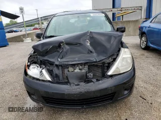 2009 Nissan Versa S z VIN 3N1BC13E19L447131, wystawiony jako Copart lot #54858845 z przebiegiem 190 029 mil mil oraz Nie do naprawy • Non repairable. Historia ofert i sprzedaży dostępna na DreamBid. Obrazek 5.