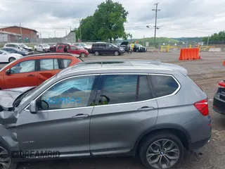2015 BMW X3 xDrive28i z VIN 5UXWX9C53F0D61007, wystawiony jako IAAI lot #42299523 z przebiegiem 183 205 mil mil oraz . Historia ofert i sprzedaży dostępna na DreamBid. Obrazek 14.
