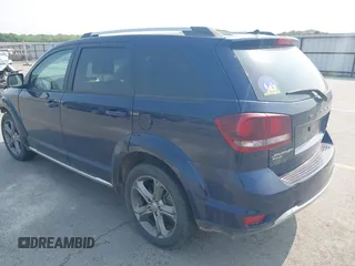 2017 Dodge Journey Crossroad Plus z VIN 3C4PDDGG1HT575137, wystawiony jako IAAI lot #42382664 z przebiegiem 104 840 mil mil oraz . Historia ofert i sprzedaży dostępna na DreamBid. Obrazek 3.