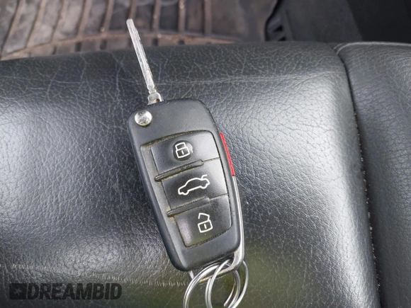 2008 Audi A4 2.0T z VIN WAUDF78E08A101745, wystawiony jako IAAI lot #42432878 z przebiegiem 206 370 mil mil oraz . Historia ofert i sprzedaży dostępna na DreamBid. Obrazek 11.