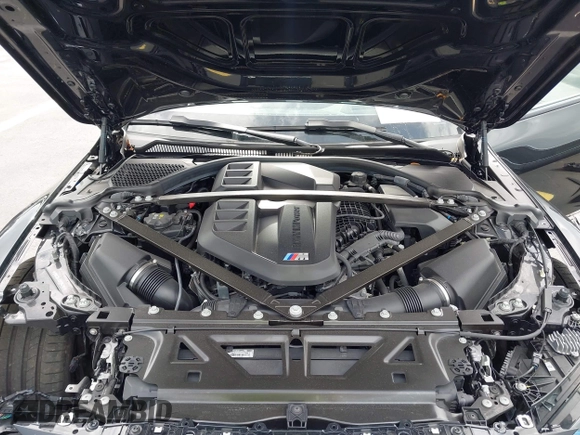 2024 BMW M4 Competition xDrive with VIN WBS33BA0XRCP56759, listed as a IAAI auction lot 42428050 with 5,682 mi miles and . Bid and sale history available at DreamBid. Image 10.