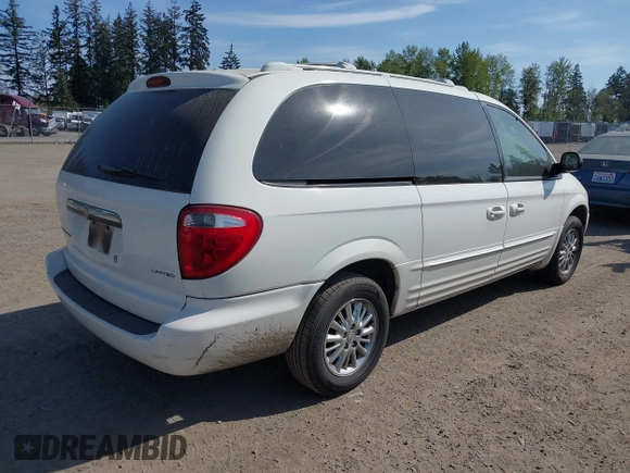 2003 Chrysler Town & Country Limited with VIN 2C8GP64L13R205501, listed as a IAAI auction lot 42131935 with 158,009 mi miles. Bid and sale history available at carsss.com. Image 4.