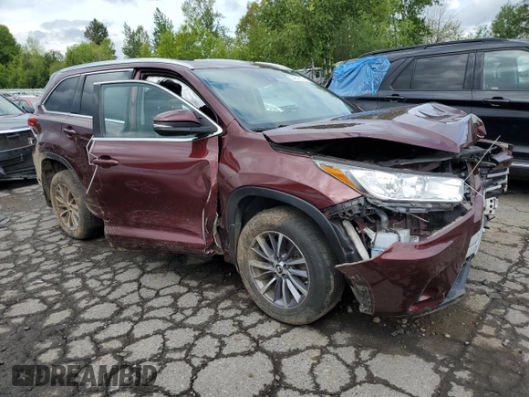 2018 Toyota Highlander SE with VIN 5TDJZRFH0JS874049, listed as a Copart auction lot 54959505 with 92,561 mi miles and Salvage title. Bid and sale history available at DreamBid. Image 4.