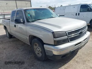 2006 Chevrolet Silverado 1500 LT1 with VIN 1GCEC19V96Z172386, listed as a IAAI auction lot 41496668 with 365,832 mi miles. Bid and sale history available at carsss.com. Image 1.