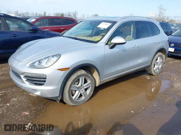 2011 Porsche Cayenne S Hybrid with VIN WP1AE2A20BLA91823, listed as a IAAI auction lot 41919847 with 190,623 mi miles. Bid and sale history available at carsss.com. Image 17.