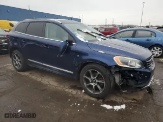 2015 Volvo XC60 T6 Platinum with VIN YV4902RV2F2703093, listed as a Copart auction lot 85968444 with 169,612 mi miles and Clean Title. Bid and sale history available at carsss.com. Image 4.