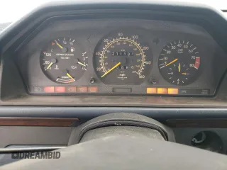 1990 Mercedes-Benz 300 300CE with VIN WDBEA51D8LB132643, listed as a Copart auction lot 76017284 with 211,131 mi miles and Clean Title. Bid and sale history available at carsss.com. Image 9.