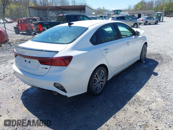 2022 Kia Forte GT-Line with VIN 3KPF54AD9NE502508, listed as a IAAI auction lot 42040553 with 31,652 mi miles and . Bid and sale history available at carsss.com. Image 4.
