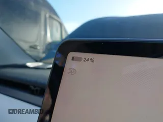 2023 Tesla Model Y Long Range z VIN 7SAYGDEE9PF637042, wystawiony jako IAAI lot #41969086 z przebiegiem 25 524 mil mil oraz . Historia ofert i sprzedaży dostępna na DreamBid. Obrazek 17.
