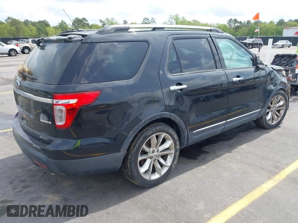 2015 Ford Explorer XLT with VIN 1FM5K7D8XFGB65056, listed as a IAAI auction lot 41853285 with 131,533 mi miles and . Bid and sale history available at carsss.com. Image 4.