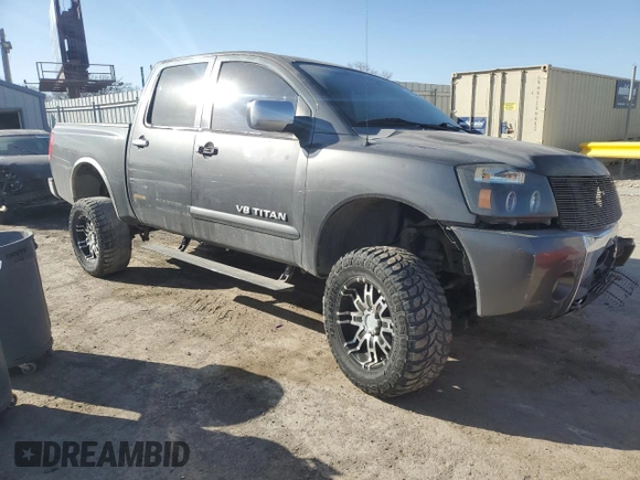 2006 Nissan Titan LE z VIN 1N6AA07B86N516155, wystawiony jako Copart lot #49080025 z przebiegiem 152 345 mil mil oraz Szkoda całkowita • Salvage title. Historia ofert i sprzedaży dostępna na DreamBid. Obrazek 4.