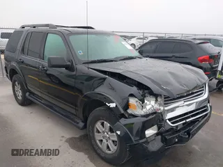 2010 Ford Explorer XLT z VIN 1FMEU6DE5AUA15196, wystawiony jako IAAI lot #41534546 z przebiegiem 86 328 mil mil oraz . Historia ofert i sprzedaży dostępna na DreamBid. Obrazek 1.