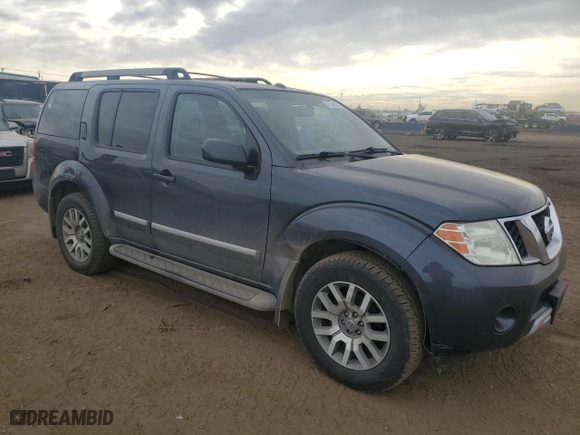 2011 Nissan Pathfinder LE with VIN 5N1AR1NB1BC618886, listed as a Copart auction lot 81944024 with 204,124 mi miles and Salvage Title. Bid and sale history available at carsss.com. Image 4.