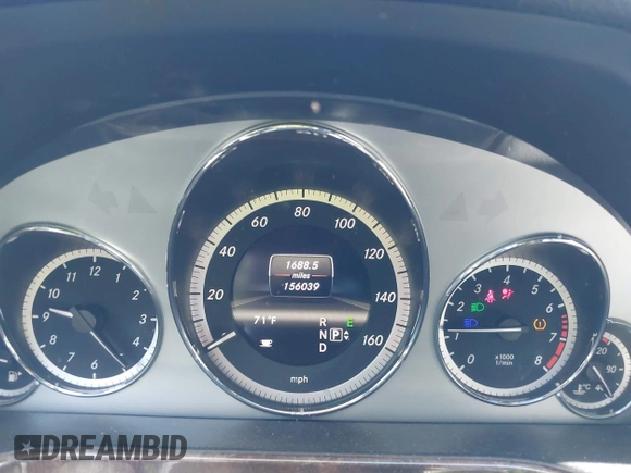 2013 Mercedes-Benz E 350 Luxury z VIN WDDHF5KB8DA670978, wystawiony jako IAAI lot #42176274 z przebiegiem 156 039 mil mil oraz . Historia ofert i sprzedaży dostępna na DreamBid. Obrazek 7.
