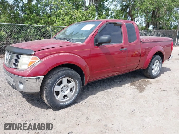 2007 Nissan Frontier SE z VIN 1N6AD06U67C426610, wystawiony jako IAAI lot #42088745 z przebiegiem 214 394 mil mil oraz . Historia ofert i sprzedaży dostępna na DreamBid. Obrazek 2.