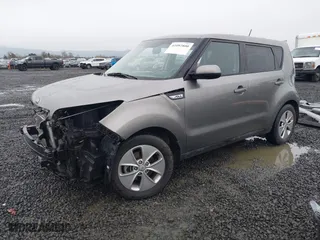 2016 Kia Soul with VIN KNDJN2A21G7242900, listed as a IAAI auction lot 41082800 with 122,160 mi miles. Bid and sale history available at carsss.com. Image 2.