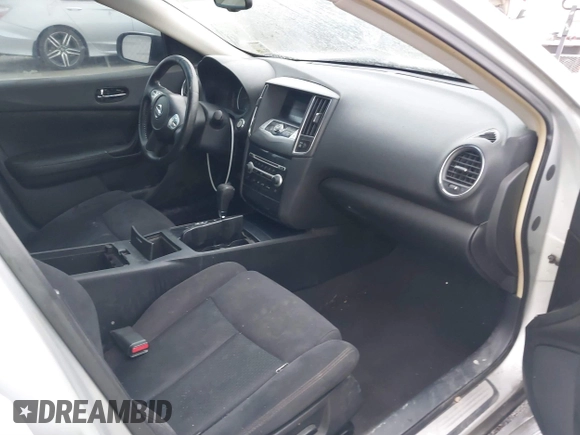 2014 Nissan Maxima SV z VIN 1N4AA5AP0EC485438, wystawiony jako IAAI lot #41346586 z przebiegiem 148 579 mil mil oraz . Historia ofert i sprzedaży dostępna na DreamBid. Obrazek 5.
