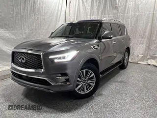 2020 Infiniti QX80 Luxe z VIN JN8AZ2NE3L9254767, wystawiony jako Copart lot #58791065 z przebiegiem 93 300 mil mil oraz Czysty tytuł • Clean title. Historia ofert i sprzedaży dostępna na DreamBid. Obrazek 2.