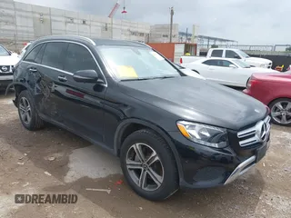 2019 Mercedes-Benz GLC 300 with VIN WDC0G4JB6KV185786, listed as a IAAI auction lot 42472450 with 86,561 mi miles and . Bid and sale history available at DreamBid. Image 1.