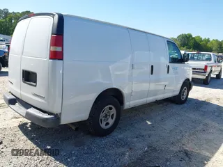 2004 Chevrolet Express Cargo z VIN 1GCFG15T141189899, wystawiony jako IAAI lot #42134101 z przebiegiem 191 632 mil mil oraz . Historia ofert i sprzedaży dostępna na DreamBid. Obrazek 4.