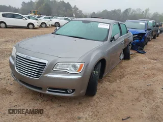 2014 Chrysler 300 z VIN 2C3CCAAG5EH200370, wystawiony jako IAAI lot #41938110 z przebiegiem 83 861 mil mil oraz . Historia ofert i sprzedaży dostępna na DreamBid. Obrazek 2.