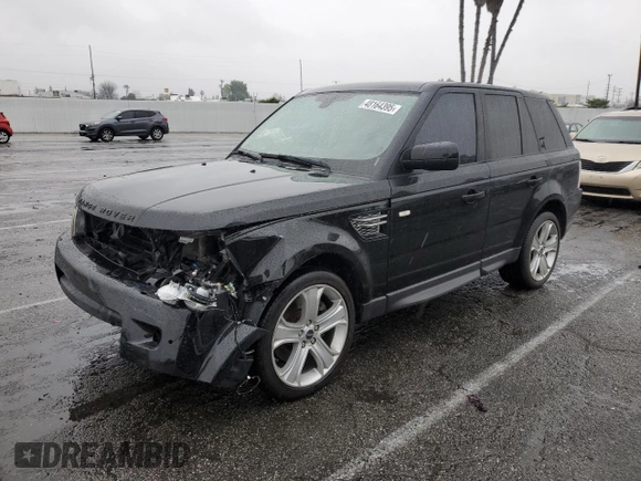 2012 Land Rover Range Rover Sport HSE Lux z VIN SALSK2D47CA755679, wystawiony jako Copart lot #48164395 z przebiegiem 96 856 mil mil oraz Szkody całkowita. Historia ofert i sprzedaży dostępna na DreamBid. Obrazek 1.
