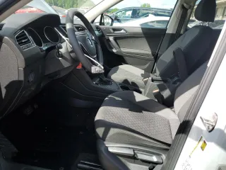 2018 Volkswagen Tiguan S с VIN 3VV1B7AX5JM062805, выставлен на аукционе Copart как лот 57927875 с пробегом 88 774 миль миль и Списание • Salvage title. История ставок и продаж доступна на DreamBid. Изображение 7.
