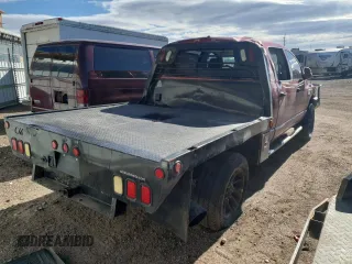 2008 Dodge 3500 SXT z VIN 3D7MX39A18G188759, wystawiony jako Copart lot #43271115 z przebiegiem 312 867 mil mil oraz Szkoda całkowita • Salvage title. Historia ofert i sprzedaży dostępna na DreamBid. Obrazek 3.