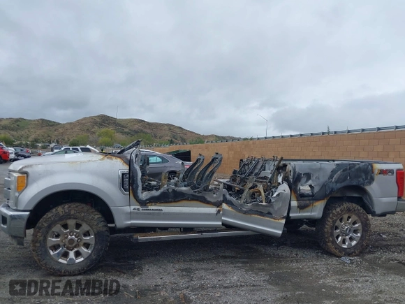 2017 Ford Super Duty F-250 SRW Lariat with VIN 1FT7W2BT7HEF39231, listed as a IAAI auction lot 41805246 with 1 mi miles. Bid and sale history available at carsss.com. Image 13.