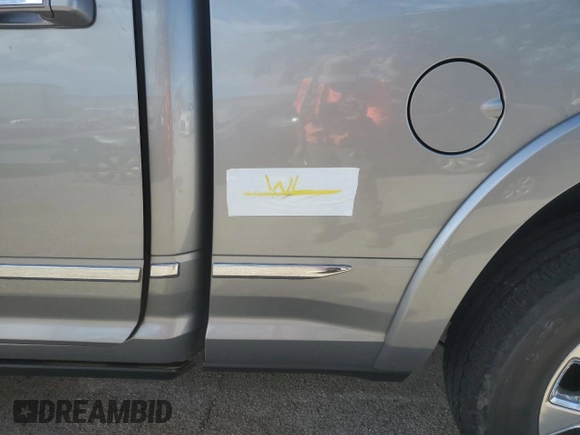 2022 Ram 2500 Limited z VIN 3C6UR5SL8NG433863, wystawiony jako Copart lot #76422054 z przebiegiem Nie podano mil oraz Nie do naprawy • Non repairable. Historia ofert i sprzedaży dostępna na DreamBid. Obrazek 12.