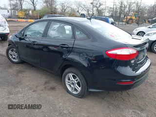 2017 Ford Fiesta SE z VIN 3FADP4BJ4HM153649, wystawiony jako IAAI lot #42037378 z przebiegiem 78 540 mil mil oraz . Historia ofert i sprzedaży dostępna na DreamBid. Obrazek 3.