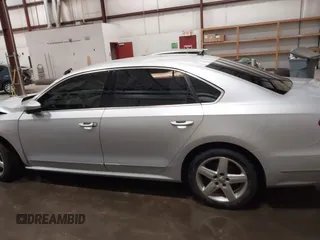 2016 Volkswagen Passat S z VIN 1VWAS7A30GC013577, wystawiony jako IAAI lot #42231654 z przebiegiem 84 918 mil mil oraz . Historia ofert i sprzedaży dostępna na DreamBid. Obrazek 15.