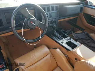 1988 Chevrolet Corvette z VIN 1G1YY2189J5122249, wystawiony jako Copart lot #89153215 z przebiegiem Nie podano mil oraz Szkoda całkowita • Salvage title. Historia ofert i sprzedaży dostępna na DreamBid. Obrazek 8.