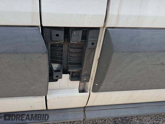 2017 Ford Transit с VIN 1FTYE1YM7HKA68149, выставлен на аукционе IAAI как лот 42787309 с пробегом 192 344 миль миль и . История ставок и продаж доступна на DreamBid. Изображение 12.