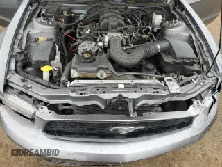 2010 Ford Mustang V6 with VIN 1ZVBP8AN1A5165506, listed as a Copart auction lot 53522765 with 132,089 mi miles and Salvage Title. Bid and sale history available at DreamBid. Image 11.